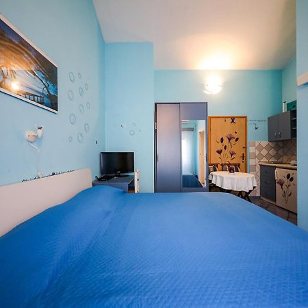 Apartments With A Parking Space Brbinj, Dugi Otok - 8160 Quarto foto